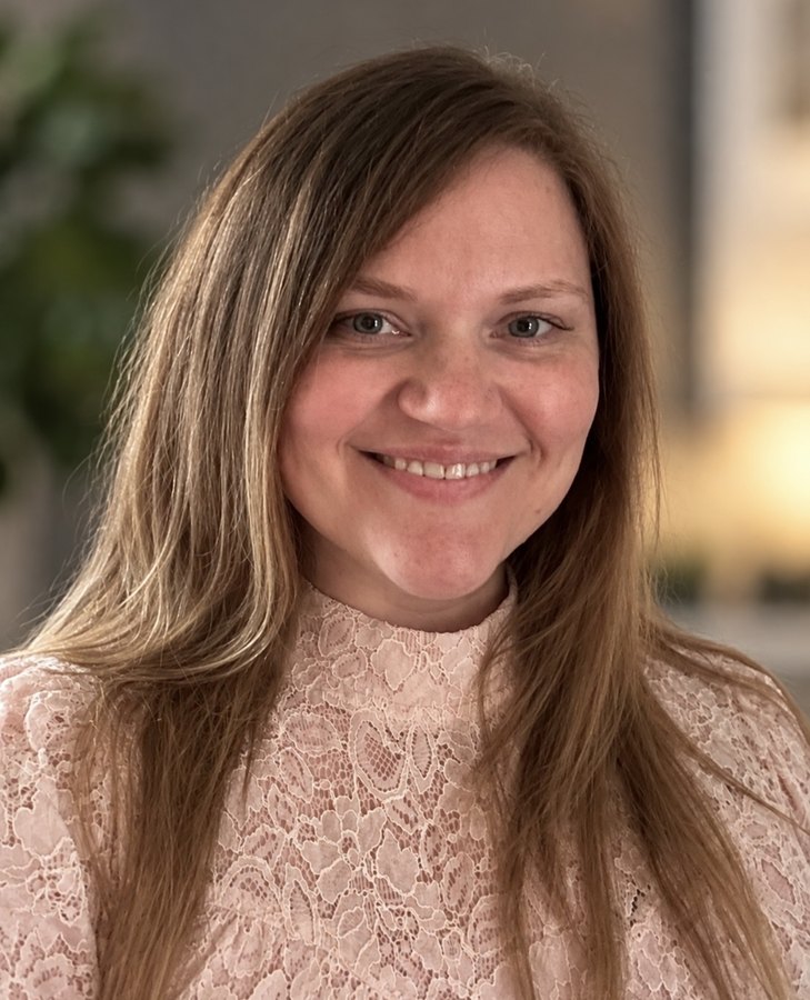 Portrait of Kathy Spears, APRN, PMHNP.